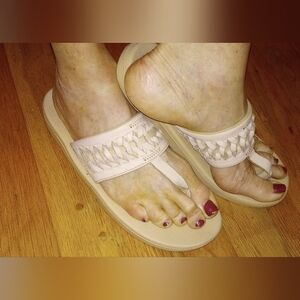 Soft Step Comfort Thong Sandal Sz 8